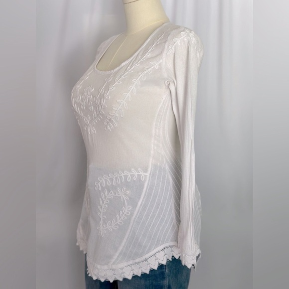 South American Side White Embellished Fitted Blouse with Long Sleeves (843) - Picture 5 of 12